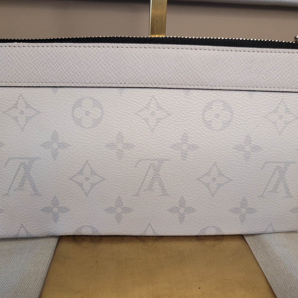 Louis Vuitton White Monogram Clutch with Silver Accents (IC chipped) - Picture 9 of 13